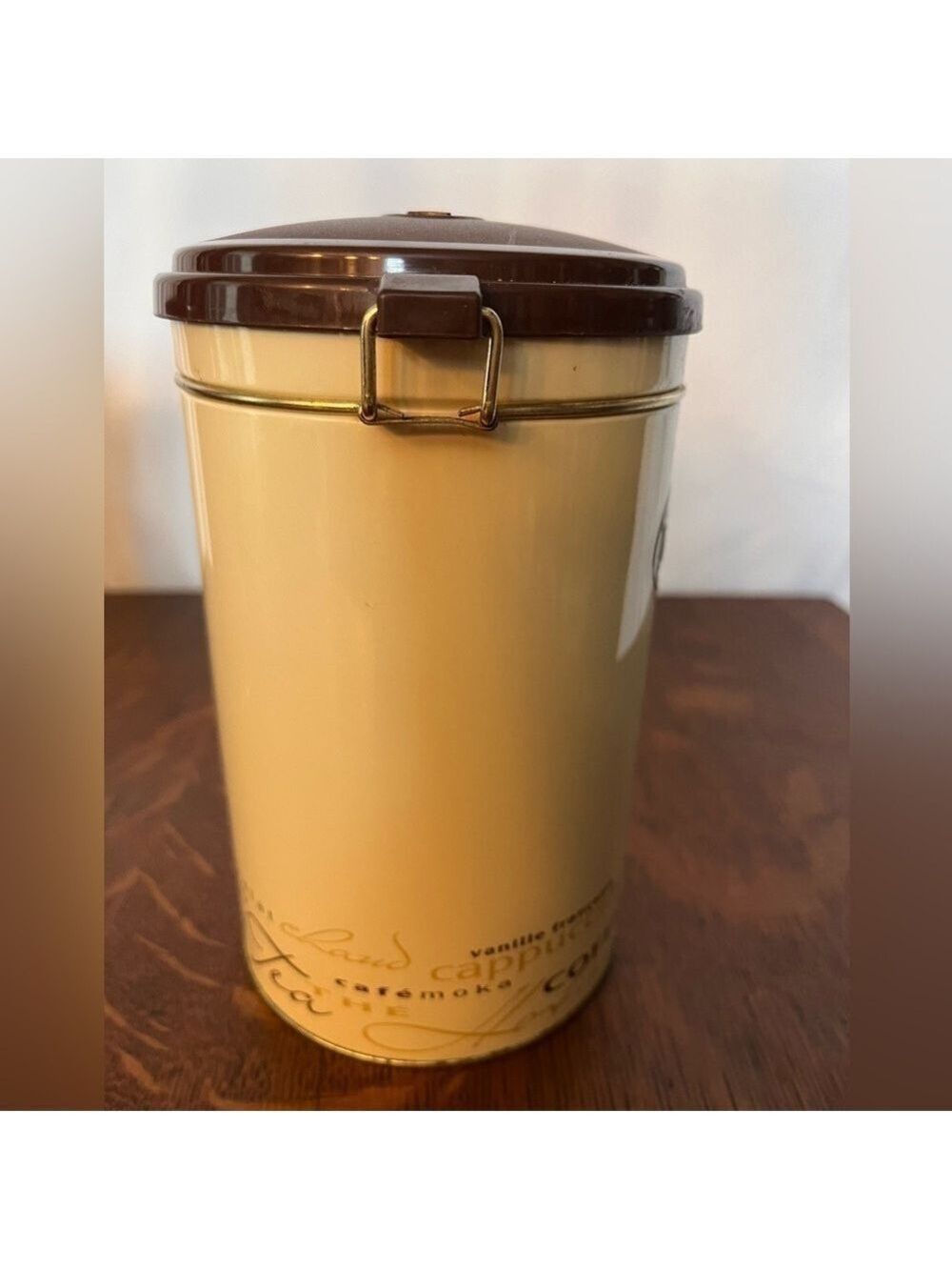 Limited Edition Tim Hortons Collector tin. #005 - Picture 3 of 7